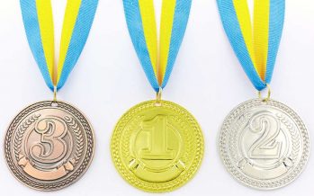 Замовити Медаль спортивная с лентой CELEBRITY d-6,5см C-6400 1-золото, 2-серебро, 3-бронза (металл, d-6,5см, 38g)