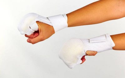 Накладки (перчатки) для карате Х-б+эластан  (M L белый, манжет на липучке) (MFT-1041B)(Р¤РѕС‚Рѕ 1)