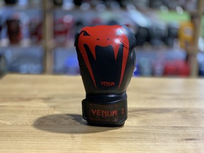 Боксерские перчатки Venum Giant 3.0 Boxing Gloves - Чёрный/Красный(Р¤РѕС‚Рѕ 6)