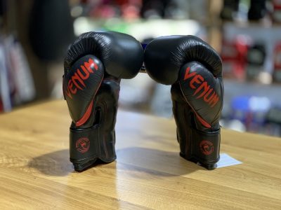 Боксерские перчатки Venum Giant 3.0 Boxing Gloves - Чёрный/Красный(Р¤РѕС‚Рѕ 7)