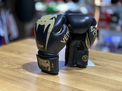 Боксерские перчатки Venum Giant 3.0 Boxing Gloves Черный/Золото(Р¤РѕС‚Рѕ 5)