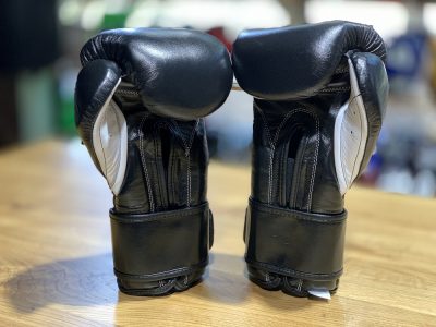 Перчатки боксерские Cleto Reyes Hook and Loop Training Gloves Черный(Фото 8)