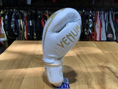 Боксерские перчатки Venum Giant 3.0 Boxing Gloves Белый/Золото(Р¤РѕС‚Рѕ 10)