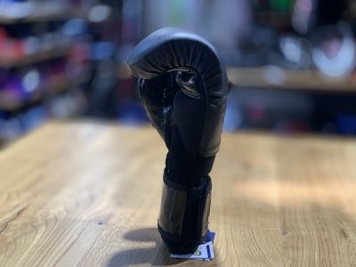 Перчатки боксерские Title Black Blitz Sparring Gloves (BKBBG)(Р¤РѕС‚Рѕ 8)