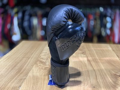 Перчатки боксерские Title Black Blitz Sparring Gloves (BKBBG)(Р¤РѕС‚Рѕ 9)