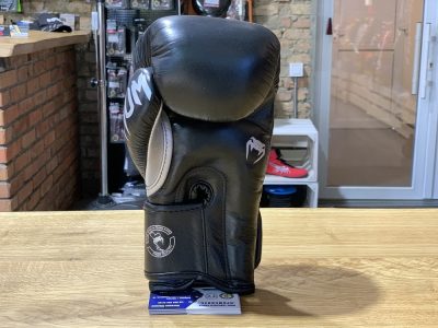 Боксерские перчатки Venum Giant 3.0 Boxing Gloves Черный/Серебро(Р¤РѕС‚Рѕ 6)