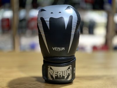 Боксерские перчатки Venum Giant 3.0 Boxing Gloves Черный/Серебро(Р¤РѕС‚Рѕ 8)