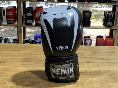 Боксерские перчатки Venum Giant 3.0 Boxing Gloves Черный/Белый(Р¤РѕС‚Рѕ 7)