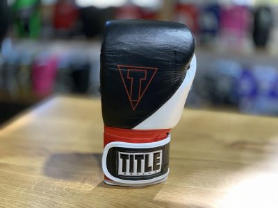 Перчатки боксерские TITLE GEL E-Series Training Gloves Черно/Белый(Р¤РѕС‚Рѕ 8)