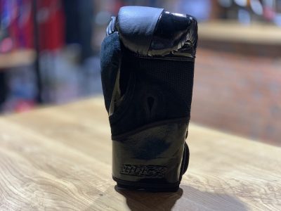 Перчатки боксерские Title Black Blast Training Gloves(Р¤РѕС‚Рѕ 6)