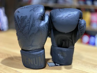 Боксерские перчатки Venum Dragon's Flight - Черный(Р¤РѕС‚Рѕ 10)