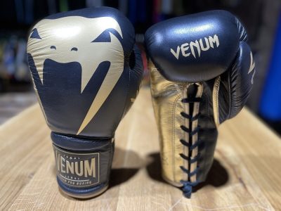 Боксерские перчатки Venum Giant 2.0 Pro Boxing Gloves Черный/Золото(Р¤РѕС‚Рѕ 8)